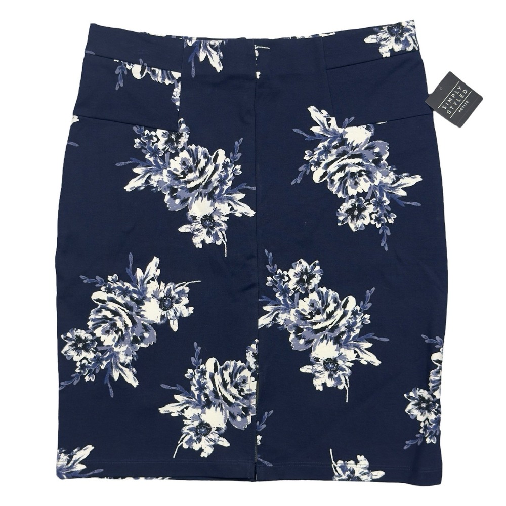 NWT Simply Styled Skirt Medium Petite Ponte Navy Floral Pencil‎ Stretch Career